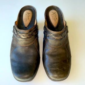 Clarks Artison Brown Leather Mules. Size 7.5M